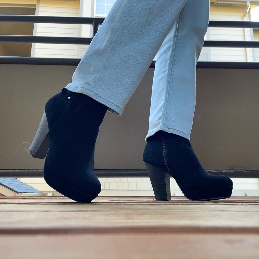 NWOT Black Suede Booties Heels Women's Size 5.5